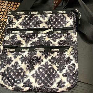 Le sportsac black/white crossbody bag